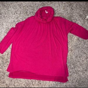 New women’s hot pink tunic top size medium slits on side long sleeves turtle